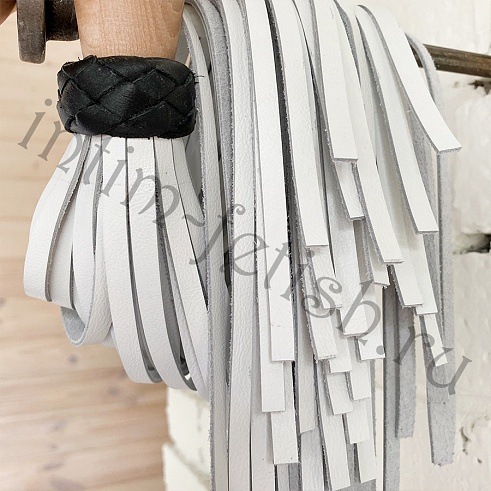 Эксклюзивная белая плетка-флоггер с деревянной ручкой, "Фетиш"